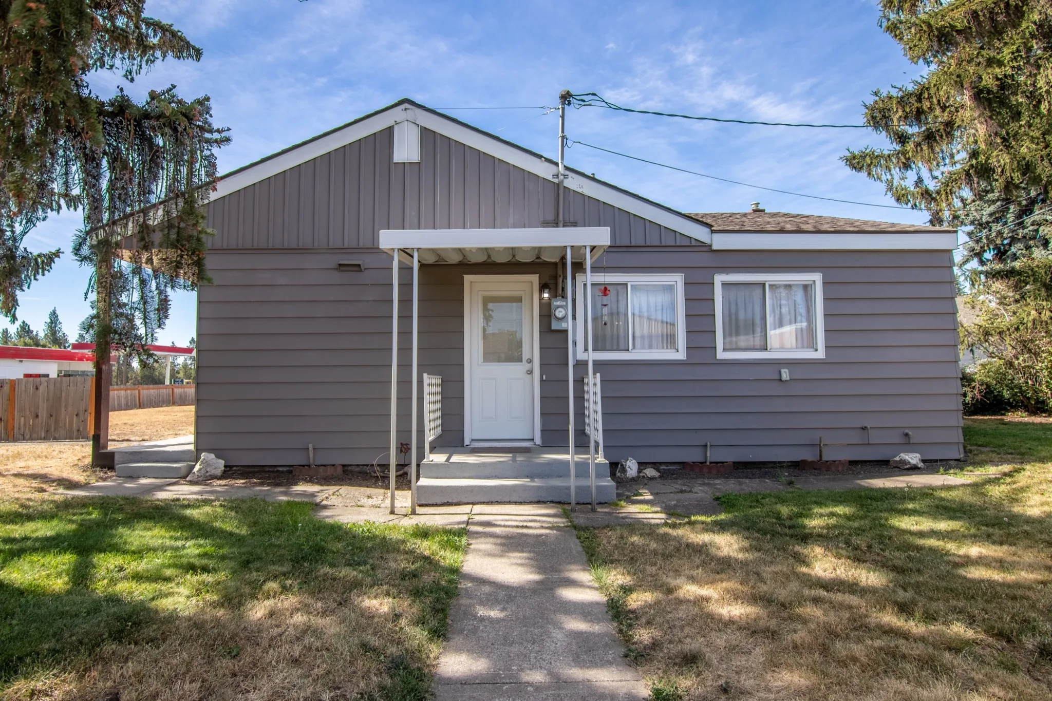 Grey ranch · Before