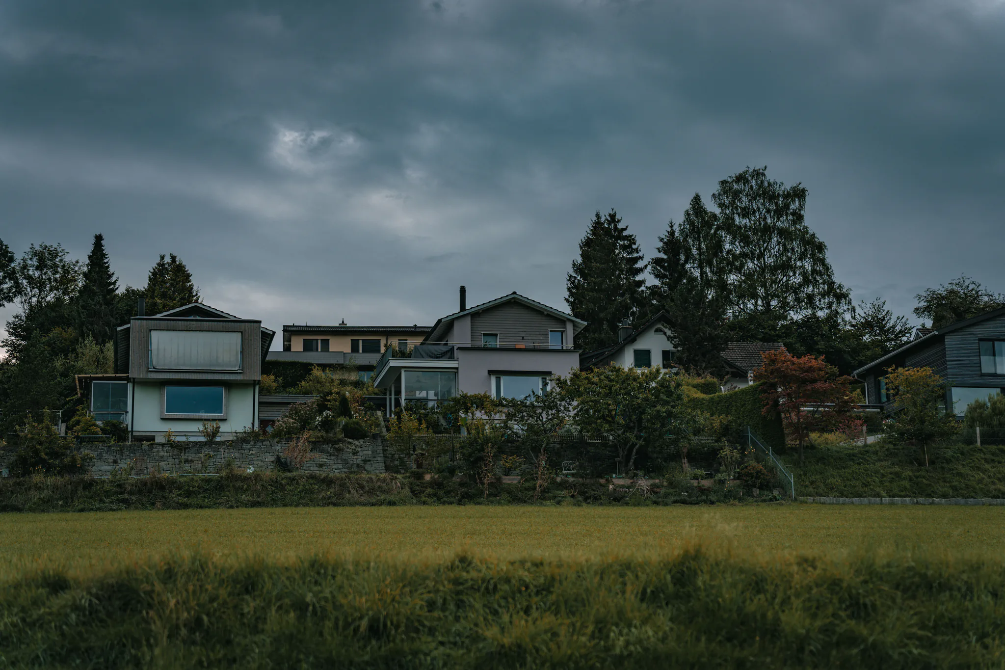 Hillside house · Antes